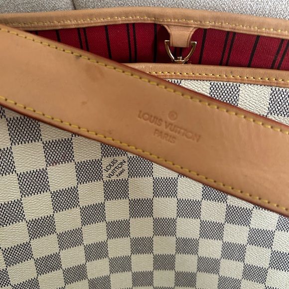 Fashion design Checkered medium women’s hand bag in White and gray - Picture 2 of 7